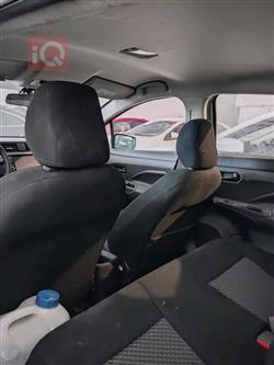 نيسان فيرسا